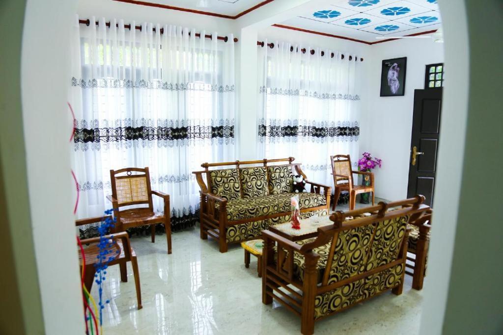 Indusara Villa Bentota Buitenkant foto
